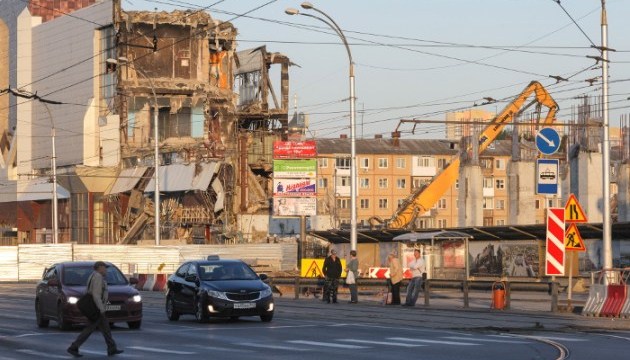 У Кемерові після пожежі знесли будівлю ТЦ «Зимняя вишня»