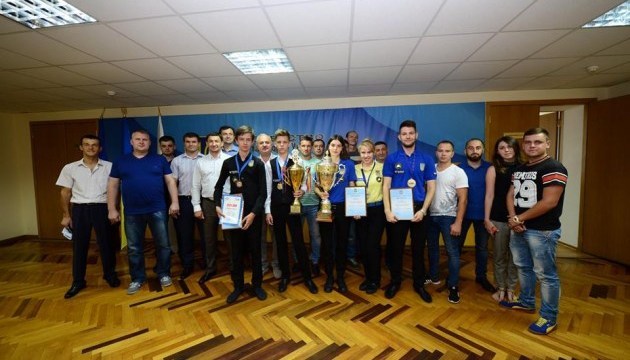 El Ministerio de Juventud y Deporte galardona a los ganadores y medallistas de los Campeonatos Mundial de Europa de Billar El Ministerio de Juventud y Deporte galardona a los ganadores y medallistas de los Campeonatos Mundial de Europa de Billar