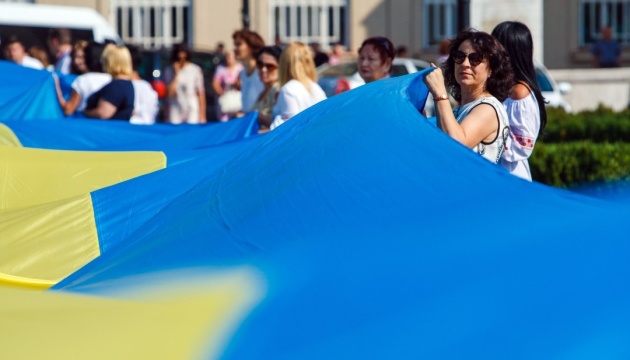 Casi el 75% de los ucranianos no quieren salir del país a pesar de la guerra
