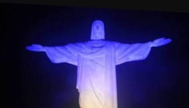Статую Христа-Спасителя у Бразилії підсвітили кольорами українського прапора