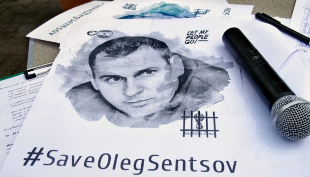 Prima de Sentsov: Oleg continúa trabajando activamente en las condiciones infernales de la colonia