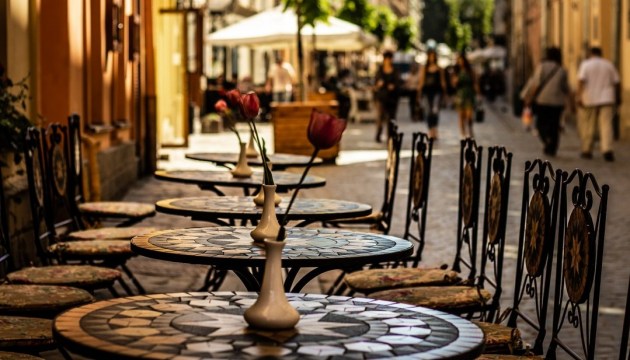 У львівських кафе та ресторанах вимагатимуть ПЛР-тест або COVID-сертифікат