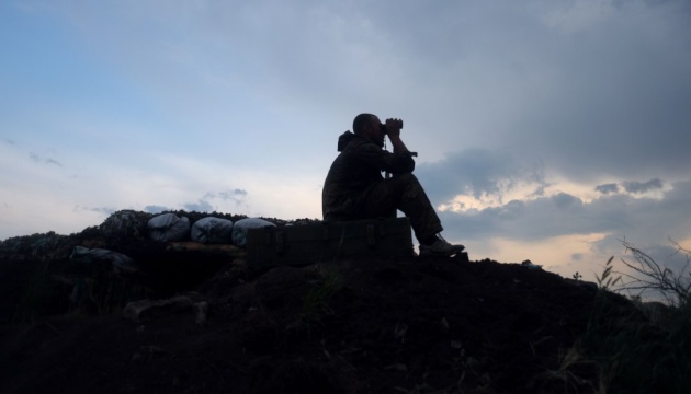 Україна за добу втратила на Донбасі одного військового, ще троє поранені   