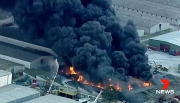 На хімічному заводі в Австралії - масштабна пожежа 