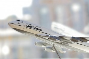 Lufthansa на тиждень зупиняє рейси в Україну