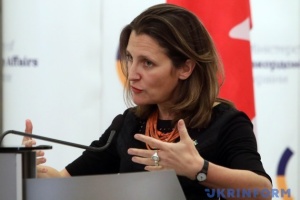 Фріланд: Треба дуже рішуче протистояти тому, що говорить і робить Путін