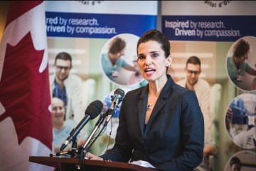 Ще одна канадська чиновниця визнала своє українське коріння