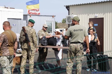 У квітні лінію розмежування на Донбасі перетнули понад мільйон осіб