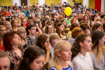 В Україні зафіксували рекорд із наймасовішого уроку англійської мови