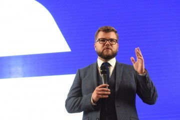 Кравцов за своє звільнення отримає “не малу” грошову компенсацію