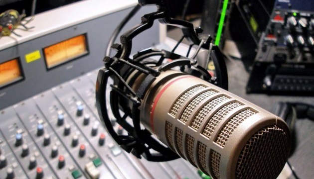 各ラジオ局は、ウクライナ語楽曲をノルマ以上に流している