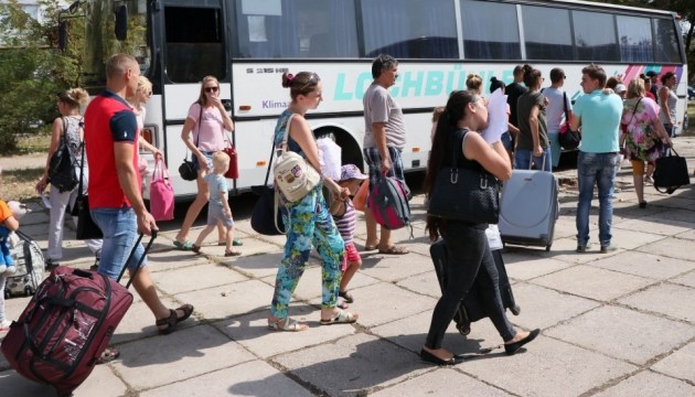 Evacuan a los residentes de la ciudad de Armiansk ocupada tras el deterioro de la situación ecológica (Foto)