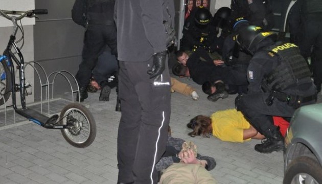 Всех задержанных в Чехии фанатов сборной Украины отпустили Всех задержанных в Чехии фанатов сборной Украины отпустили