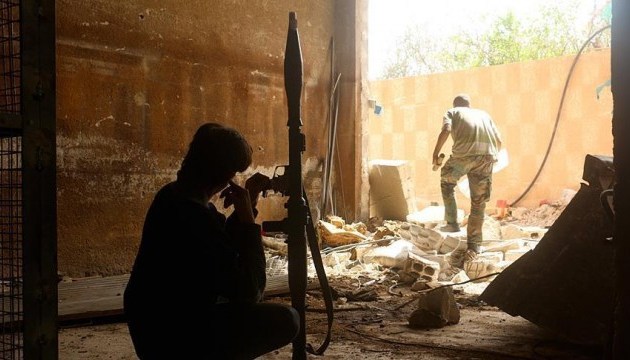 Сирийская оппозиция нанесла ракетный удар по позициям войск Асада Сирийская оппозиция нанесла ракетный удар по позициям войск Асада