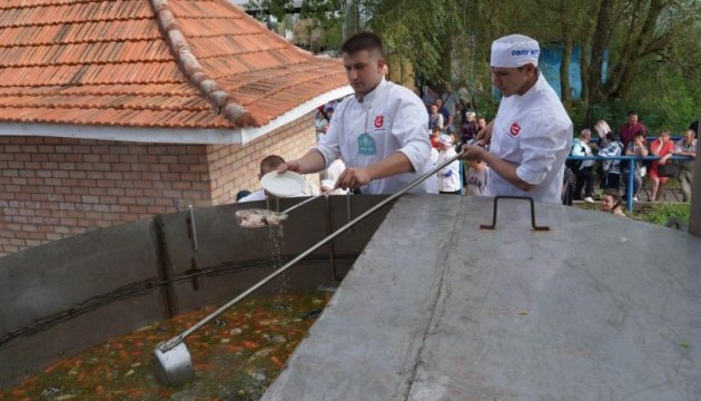 В В