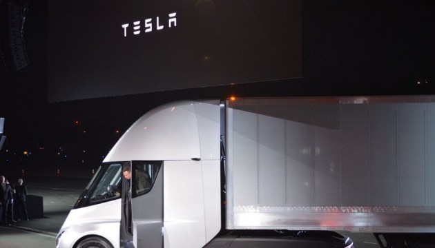 Вантажівку Tesla тестують на дорогах США