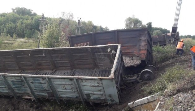 На Харківщині електричка зіткнулася з товарняком, четверо постраждалих