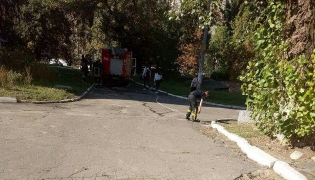 В Киеве в общежитии горела комната, двое студентов отравились угарным газом В Киеве в общежитии горела комната, двое студентов отравились угарным газом
