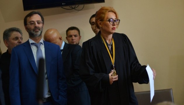 Міністра Омеляна із зали суду відпустили на поруки