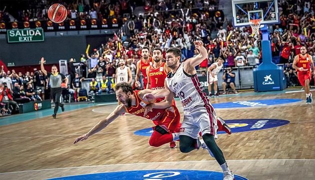 Данк Леня потрапив до топ-5 кращих моментів кваліфікації ЧС-2019 з баскетболу