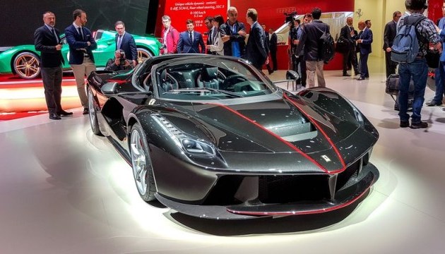 Ferrari планує випустити 15 нових моделей авто