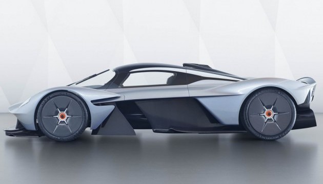 Aston Martin анонсував новий суперкар у 2021 році