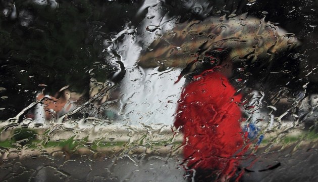 Синоптики сказали, коли в Україні почнеться ”сезон дощів”