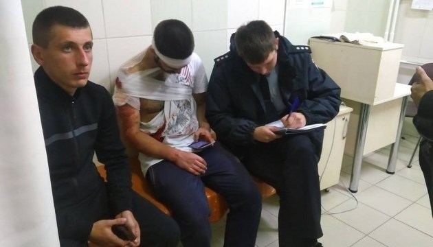 À Lviv, les inconnus avec des couteaux ont attaqué un groupe d’activistes : il y des blessés