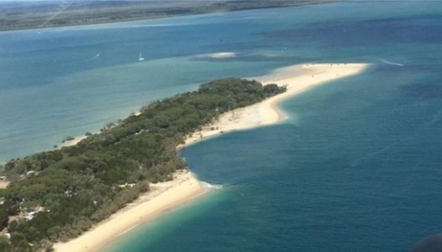В Австралії пляж провалився в океан