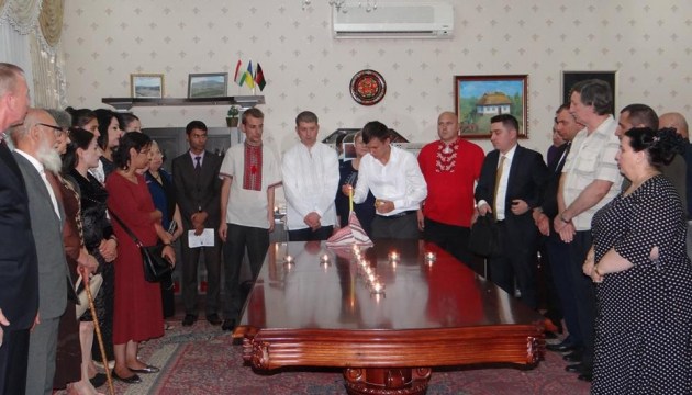 Українська діаспора Таджикистану вшанувала жертв Голодомору в Україні