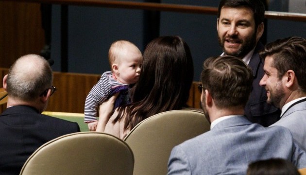 Вперше в історії: прем'єрка Нової Зеландії взяла на Генасамблею ООН немовля