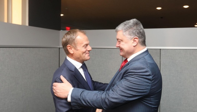 Poroshenko, Tusk discuss situation in Donbas