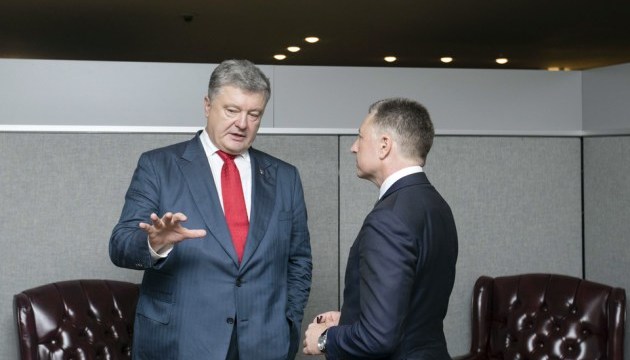 Volker überreicht Poroschenko Erklärung der Politik der USA bezüglich der Krim