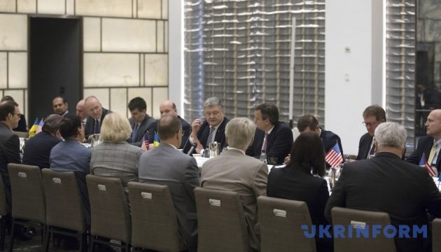 Poroshenko en Nueva York se reúne con jefes de las grandes empresas estadounidenses (Fotos)