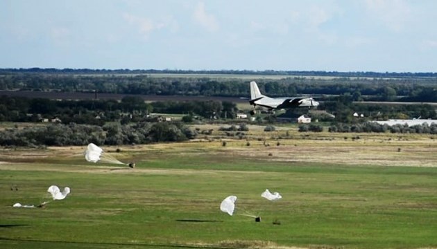  “Козацька воля-2018”: десант відпрацював висадку з літаків  