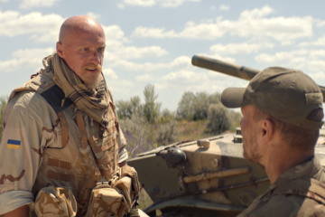 Украинским военным на передовой показали фильм «Позывной “Бандерас”»