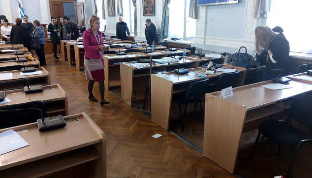 Інцидент з фекаліями змусив депутатів Миколаєва шукати інше “місце роботи”
