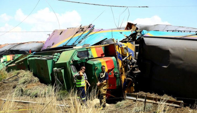 У ПАР зіткнулися потяги: 320 постраждалих