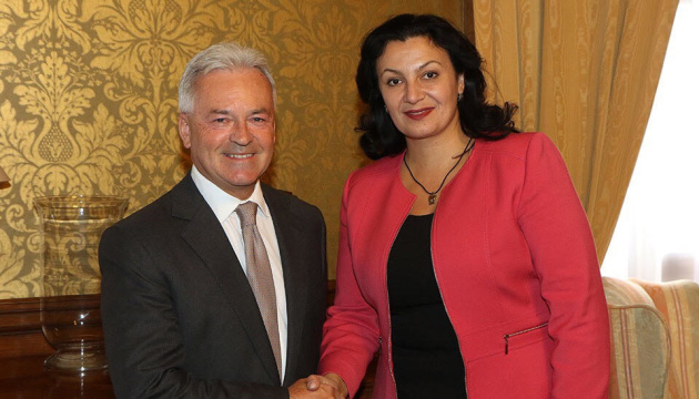 Vice PM Klympush-Tsintsadze discusses issuance of British visas to Ukrainians 