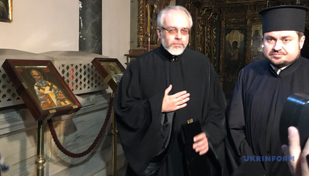 Exarchs Daniel, Ilarion arrive for Synod meeting