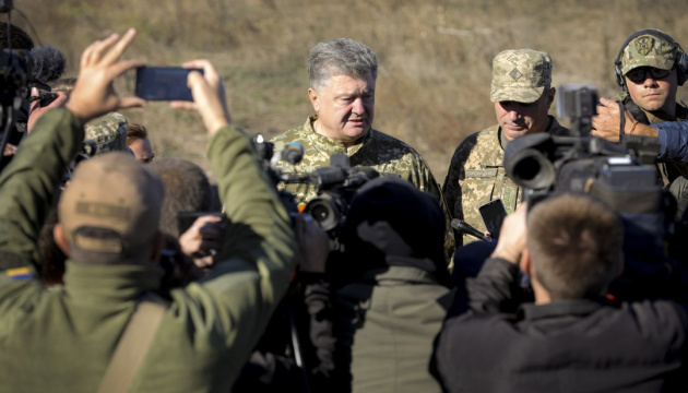 Poroshenko: Militares ucranianos están listos para repeler una agresión rusa en el mar de Azov (Vídeo)