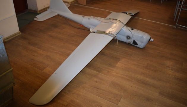 Ostukraine: Militärhubschrauber schließt russische Drohne ab – Foto