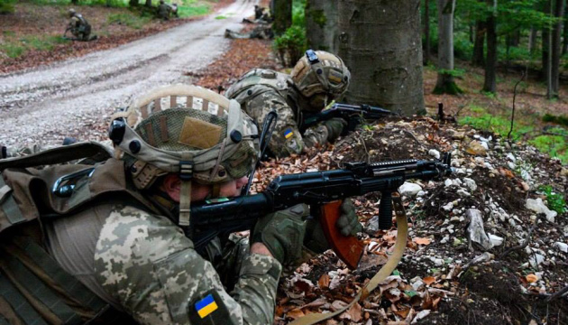 Українська армія може дати відсіч будь-якій провокації агресора - Турчинов