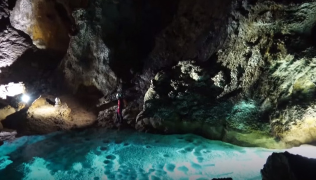 У Китаї знайшли гігантську печеру
