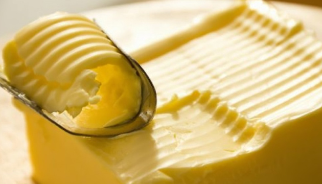 Масло замість фруктів: дієтологи вказали на небезпечні харчові звички українців