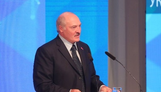 Lukashenko: Belarús está dispuesta a ayudar a resolver el conflicto en Donbás