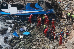 У Перу автобус зірвався у прірву: 24 загиблих