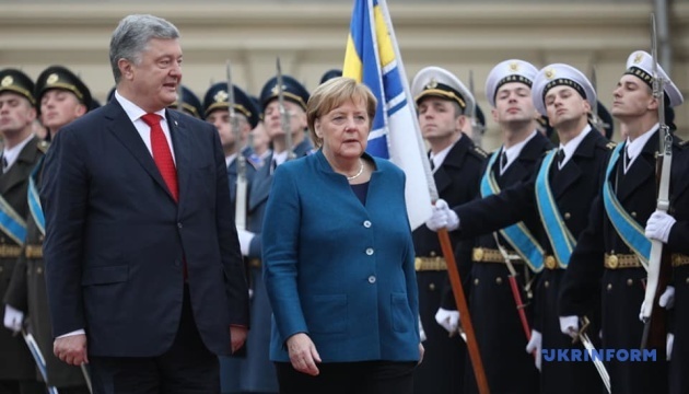 Poroshenko, Merkel meet in Kyiv 