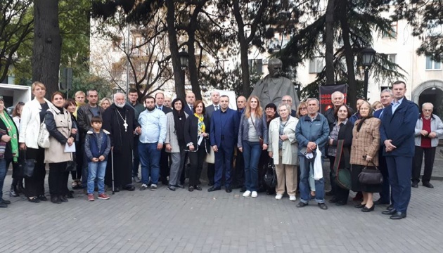 Ukrainian community and diplomats commemorate Holodomor victims in Tbilisi. Photos