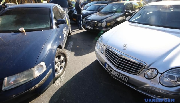 La Rada adopte une loi sur le dédouanement des voitures immatriculées à l’étranger.